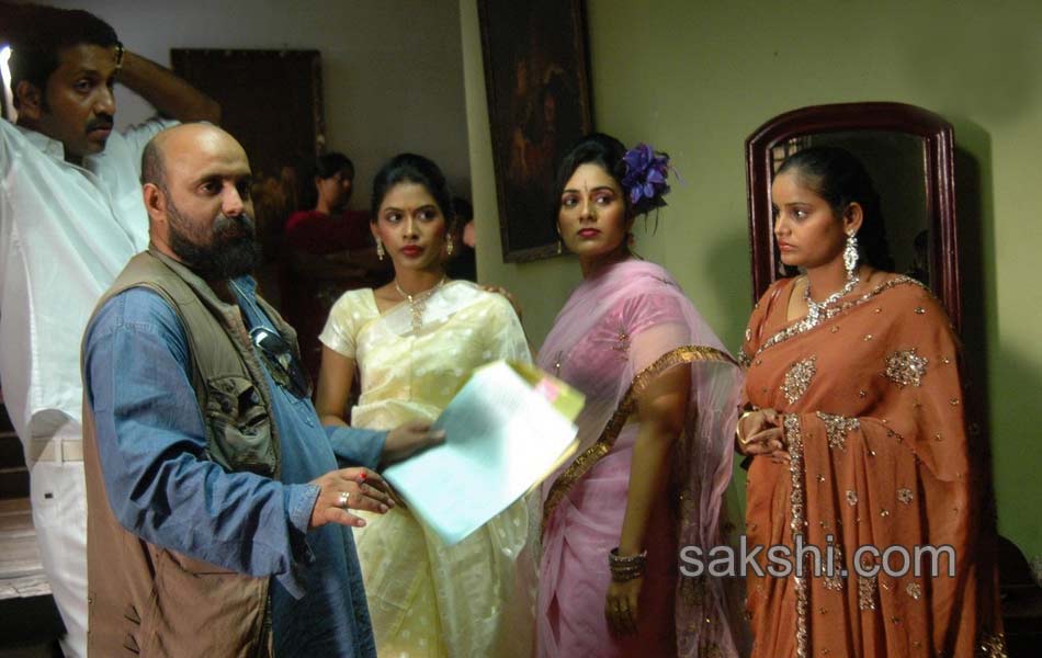 Naa Bangaaru Talli movie stills - Sakshi4