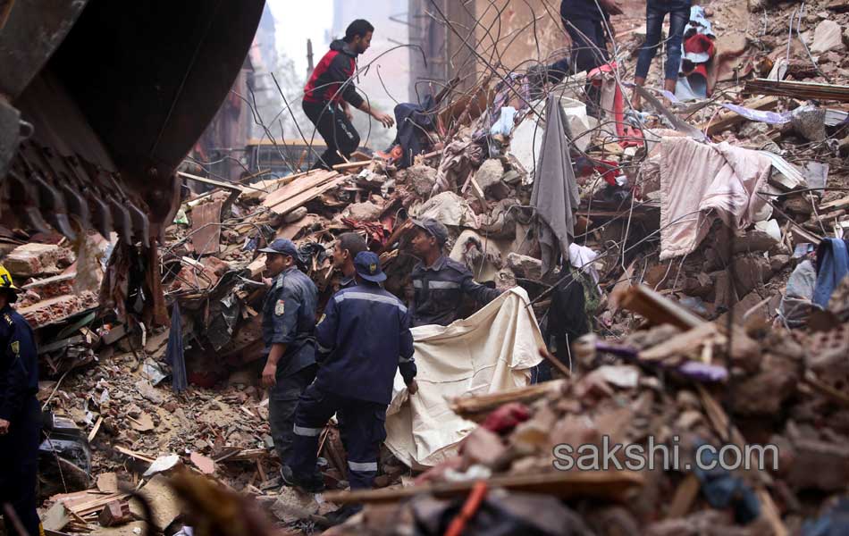 Cairo building collapse kills at least 19 as the search through rubble continues3