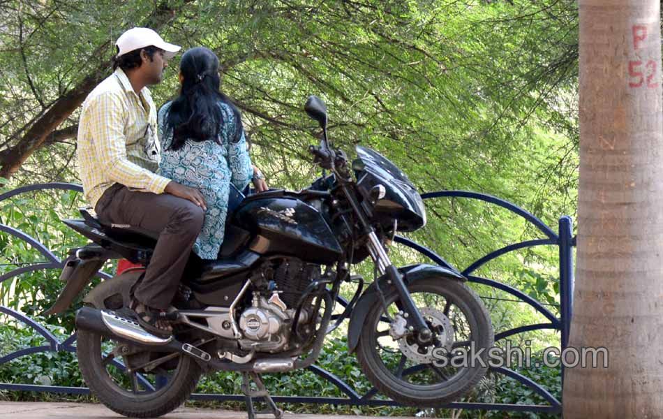lover at neckless road1