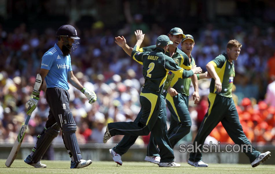 Australia v England Tri Series5