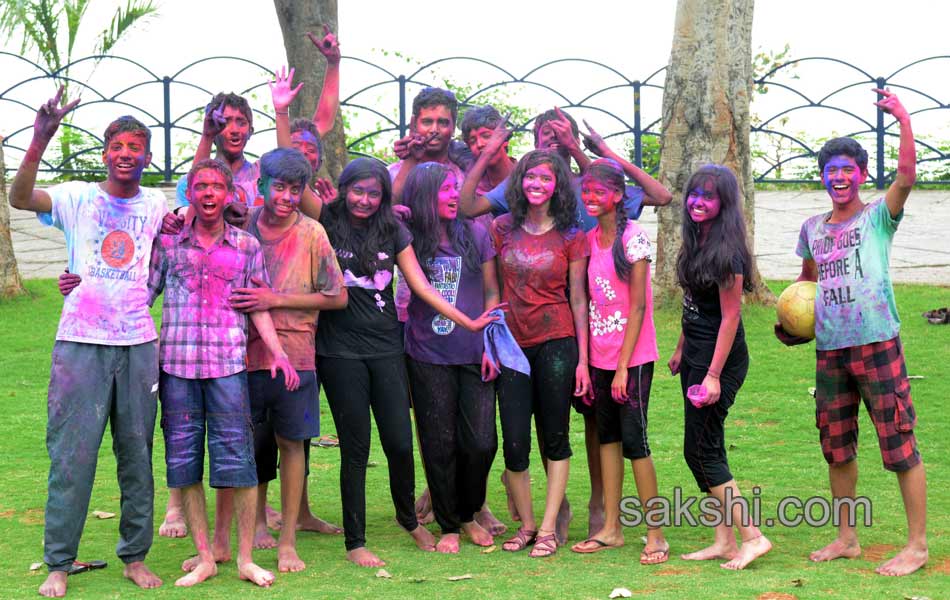 holi celebration in hyderabad5