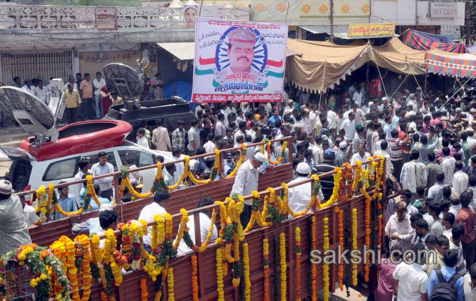siddayya funeral completed - Sakshi4