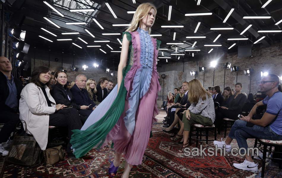 Fashion Gucci - Sakshi5