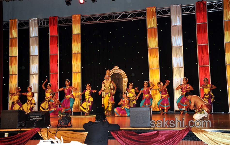 grand wave celebrations in dubai2