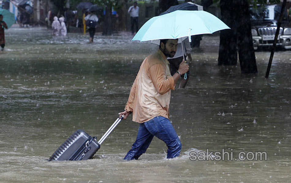 heavy rain in mumbai - Sakshi3
