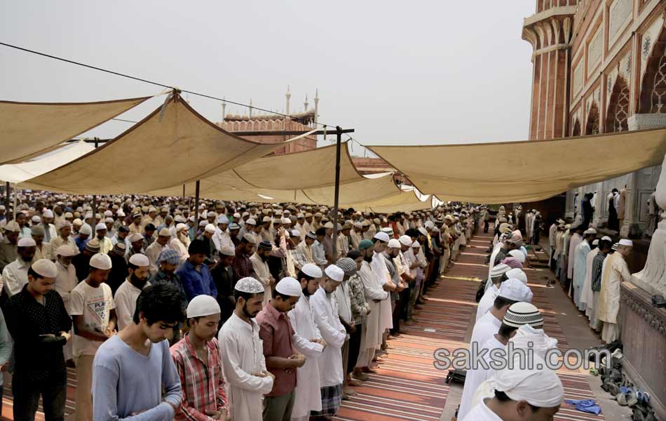 Ramadan prayers started19