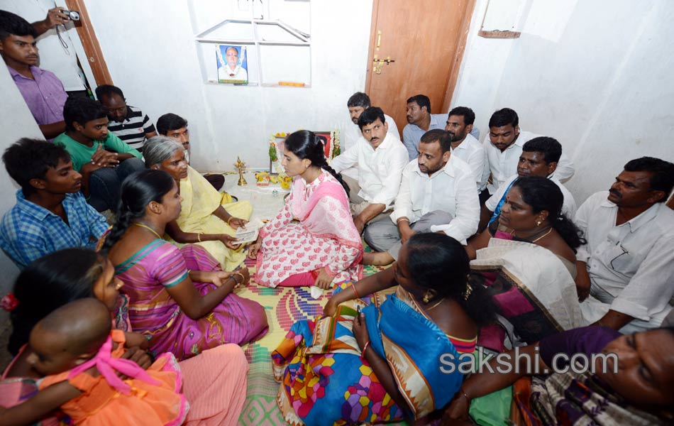 Y S Sharmila Paramarsha Yatra Day 210