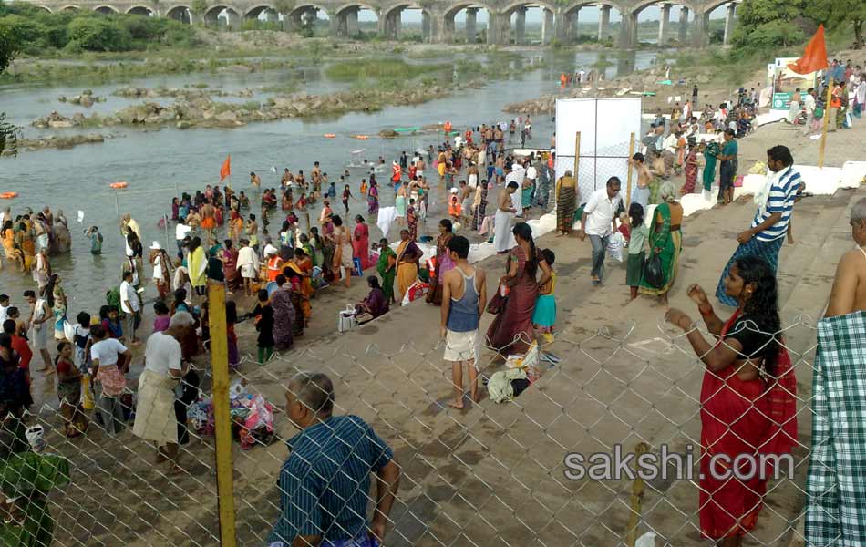 godavari pushkaralu 2015 in Telangana Day2 - Sakshi19