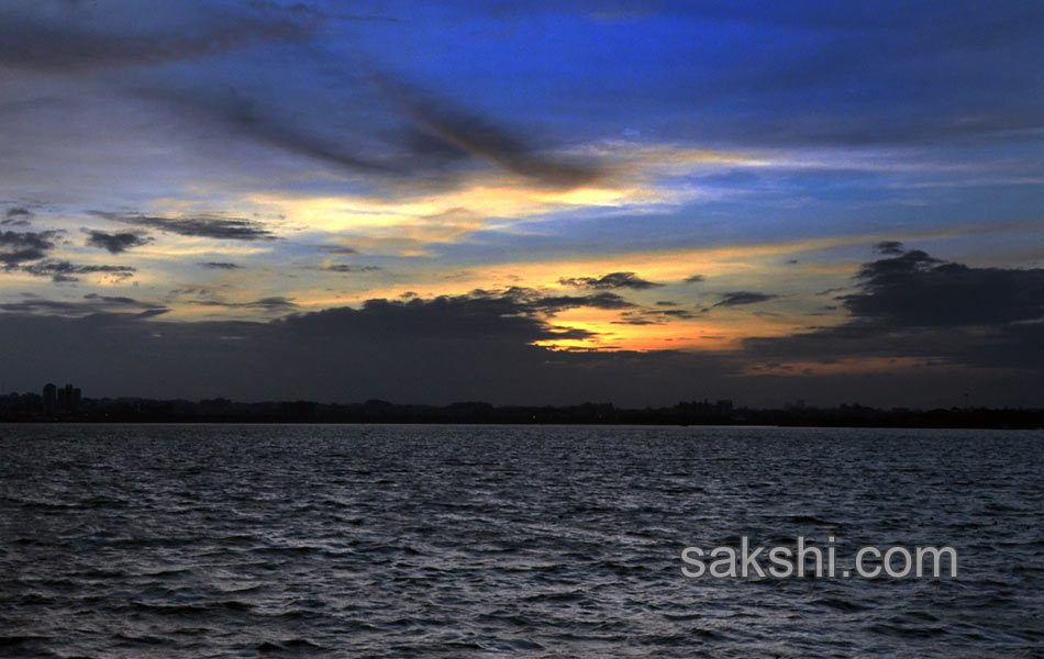 sunset beauty at tank bund5
