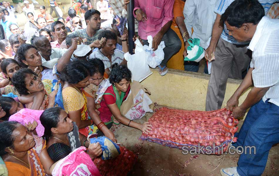 public struggling for onions3