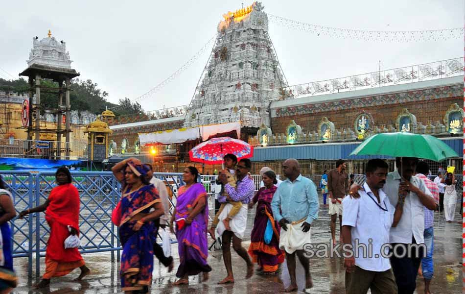 Huge Rains in Thirumala1
