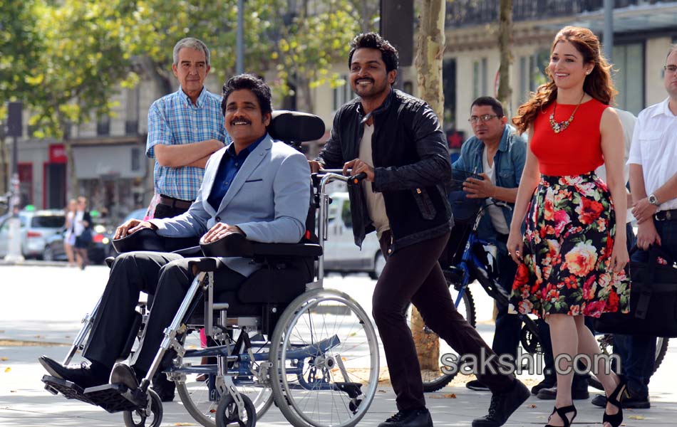 nagarjuna and karthi Oopiri - Sakshi1
