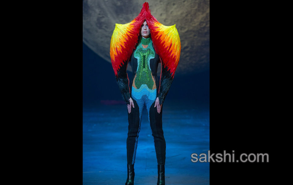 wearable art designs in newzealand fashion show1