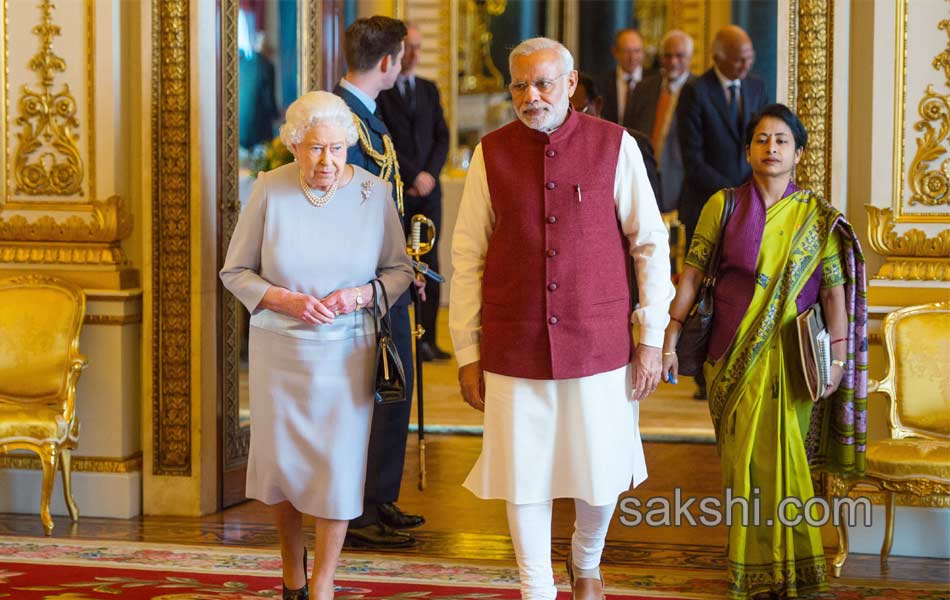British media rakes up Narendra Modis past - Sakshi15
