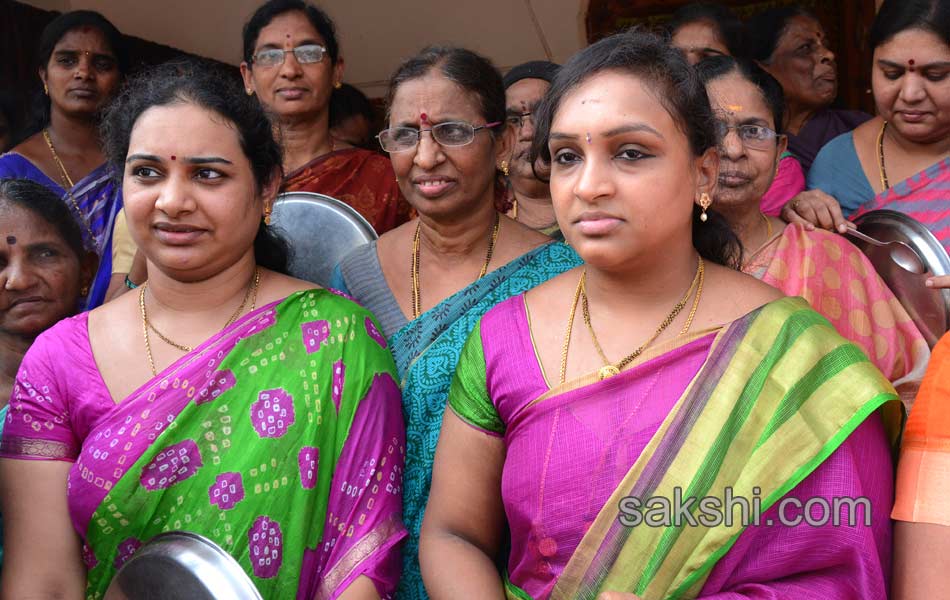indefinite hunger strike in mudragada padmanabham - Sakshi14