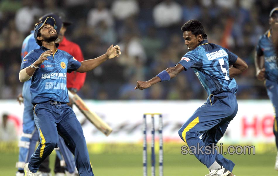 Sri Lanka seamers topple India on green track - Sakshi1