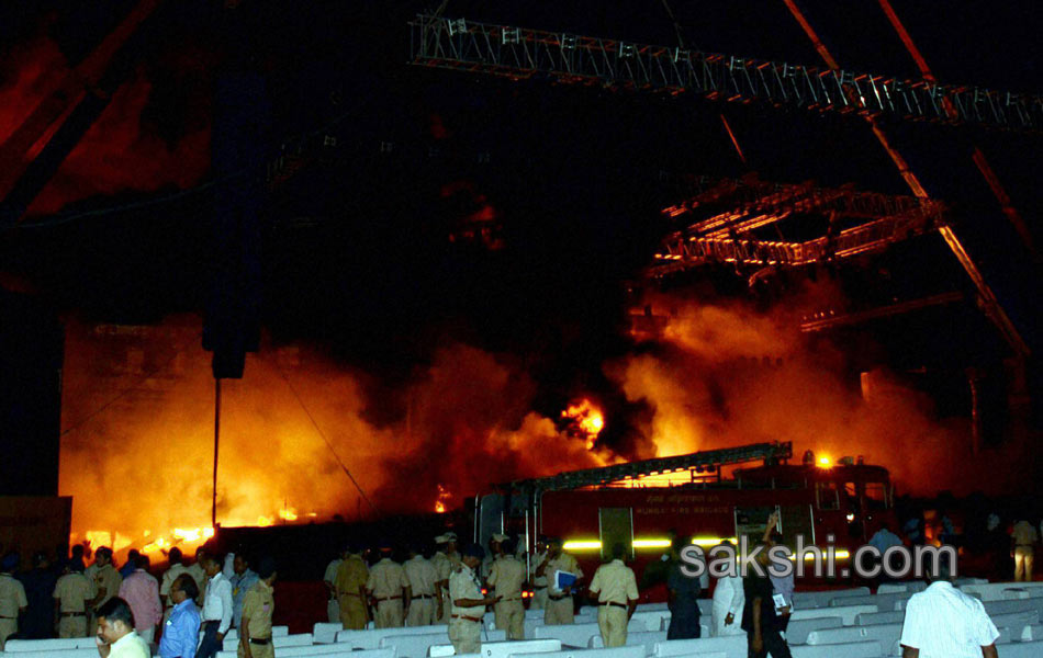 Fire Engulfs Make In India Stage in Mumbai1
