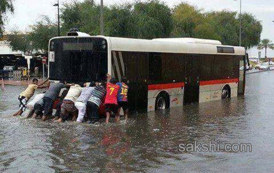Heavy rain lashes the UAE8