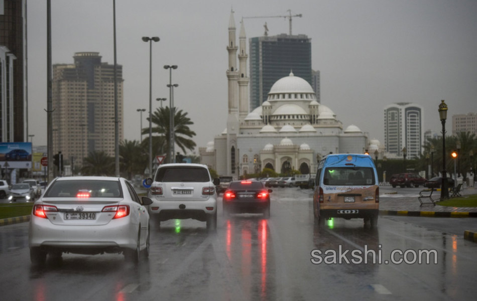 Heavy rain lashes the UAE13