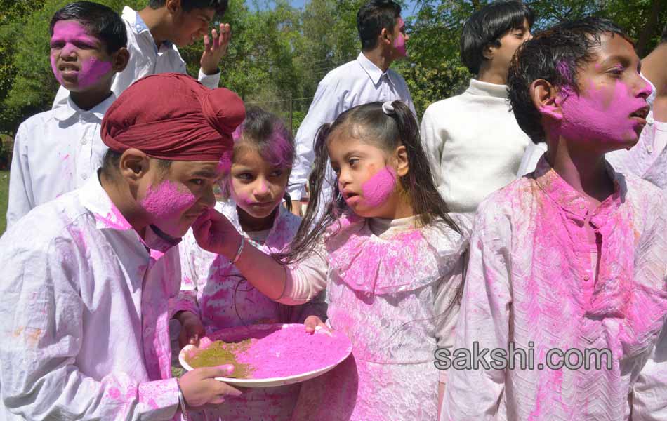 Holi celebrations15