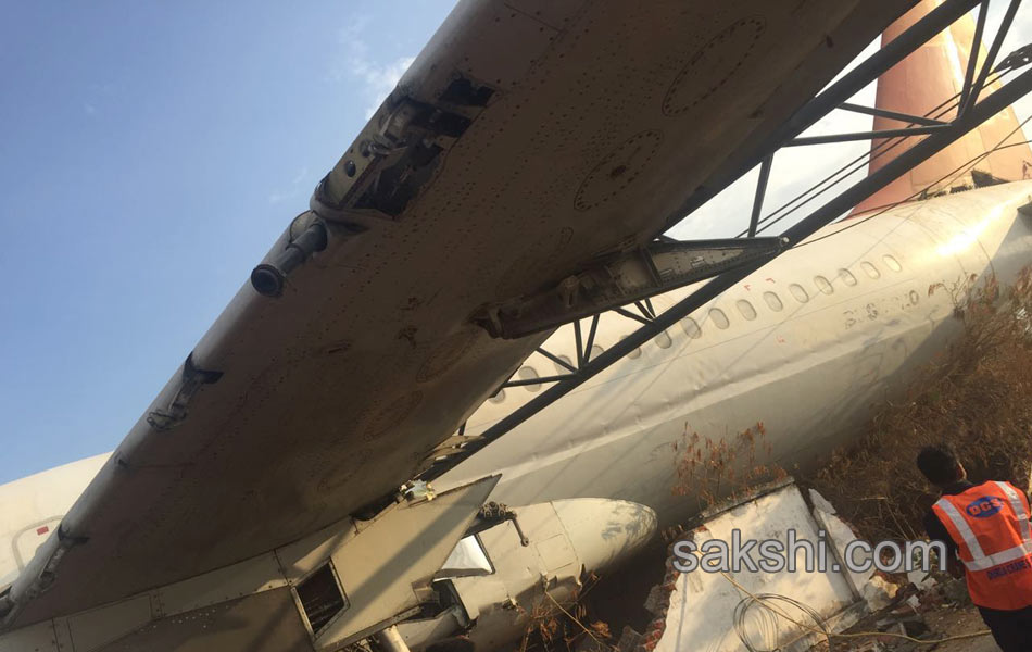 plane collapsed crane falldown in it2