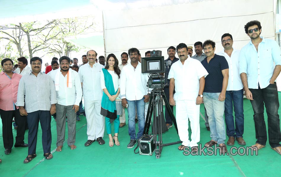 VARUN TEJ and SRINU VAITLA MISTER movie opeing9