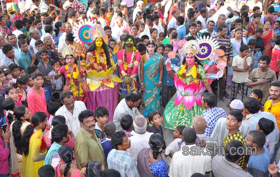 Thousands Witness Chennakesava Rathotsavam13