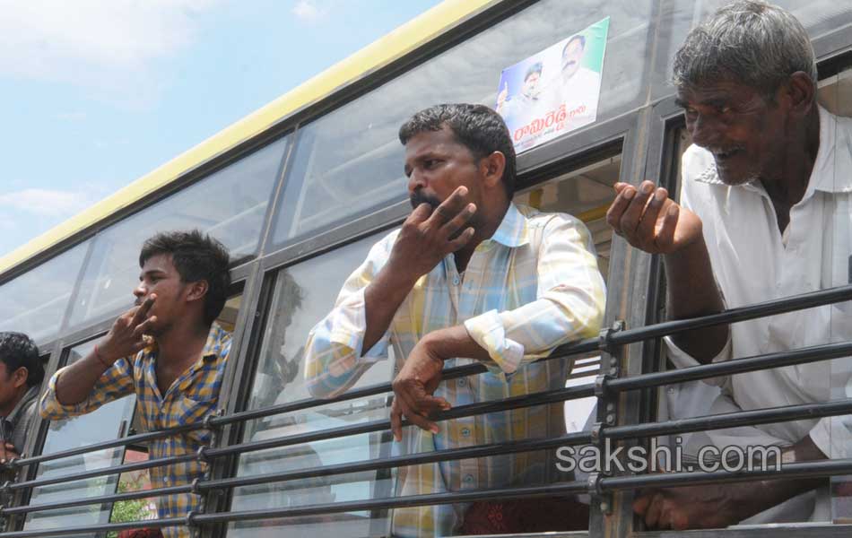 YS Jagan Mohan Reddy raithu barosa yatra in anantapur district - Sakshi20