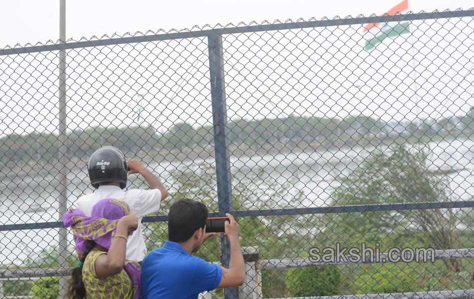 72 feet national flag hoisted by KCR - Sakshi15