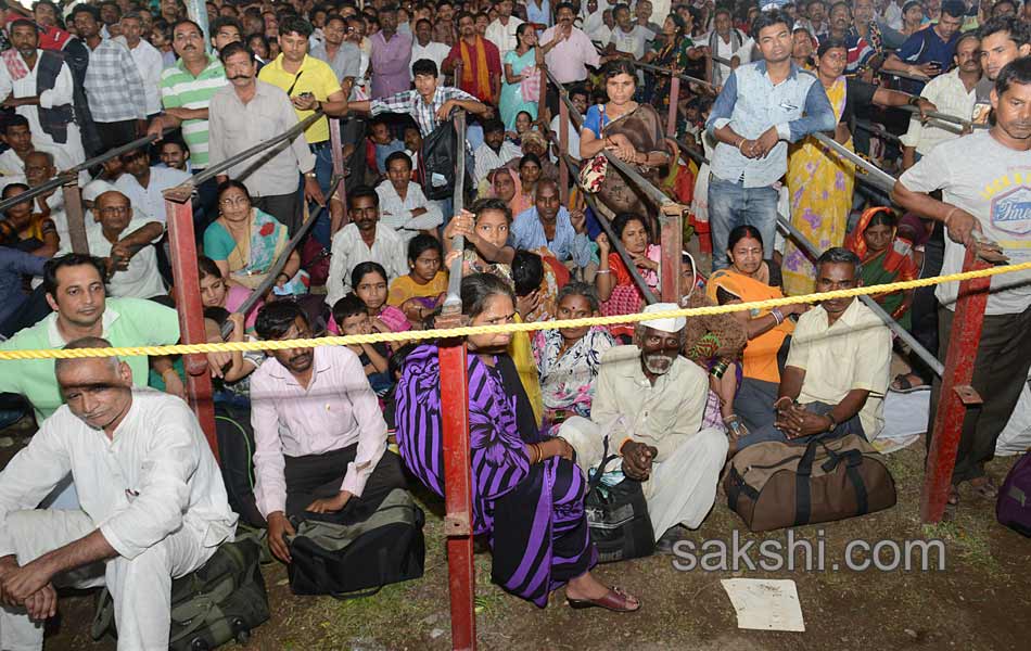 Thousands of asthma patients take fish prasadam in Hyderabad4