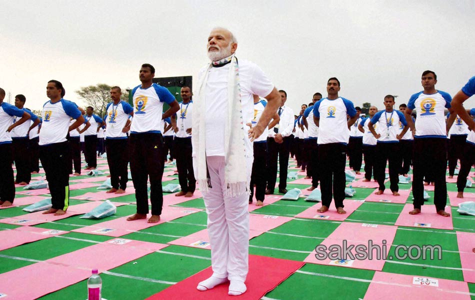 International Yoga Day 2016 - Sakshi1