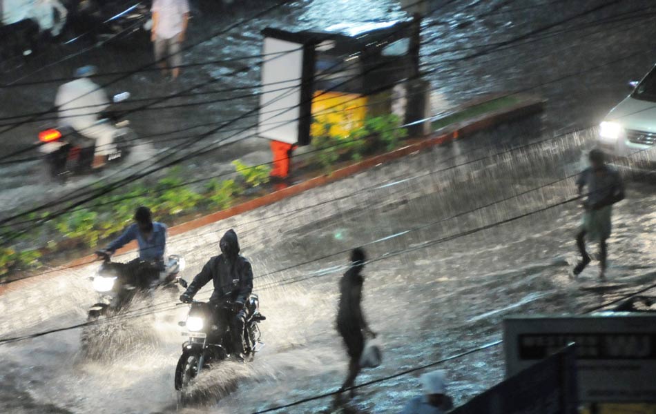 heay rain in tirupati2