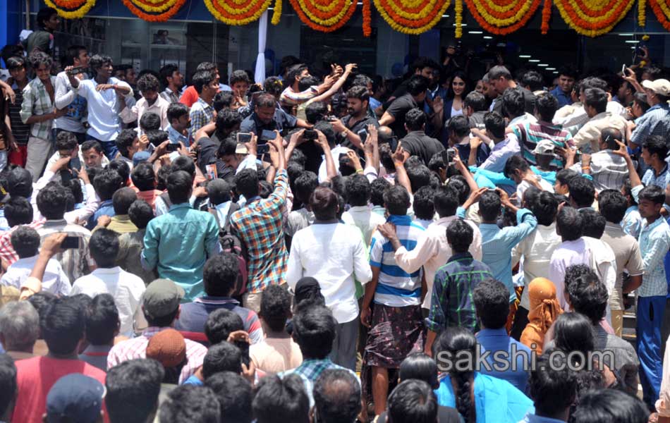 regina cassandra in nellore - Sakshi8