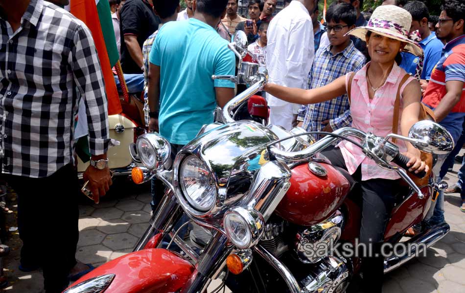 vintage show in lumbini park8