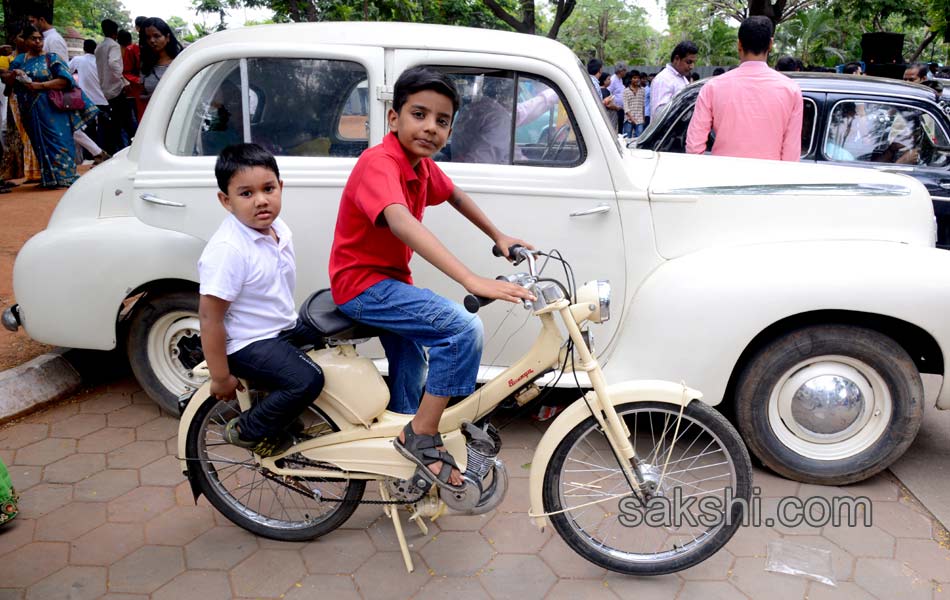vintage show in lumbini park30