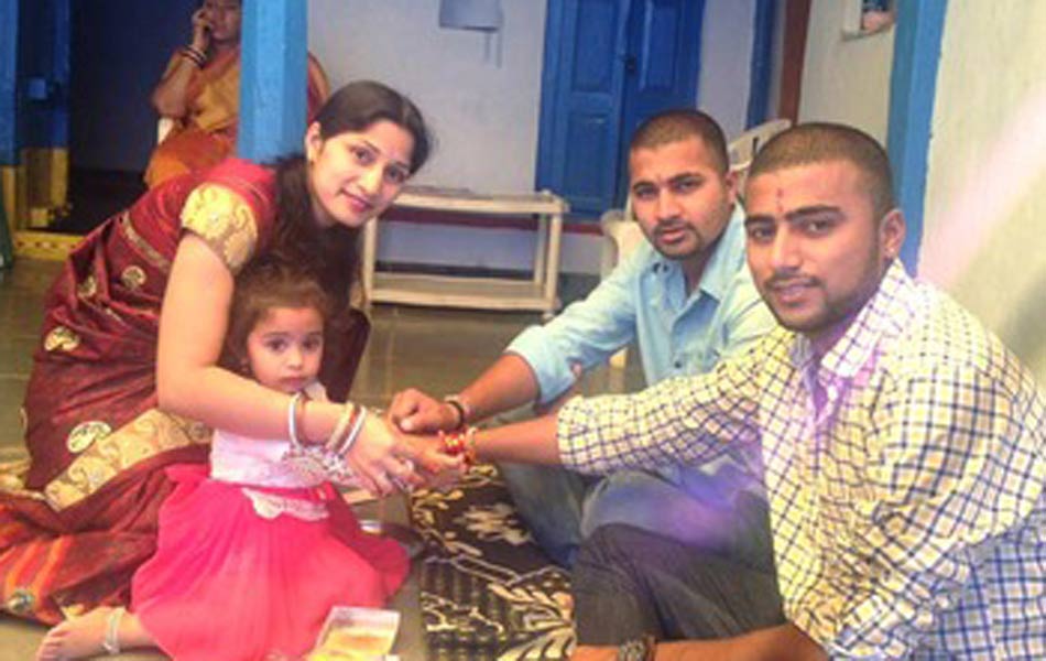 Anna sister Rakhi warmly4