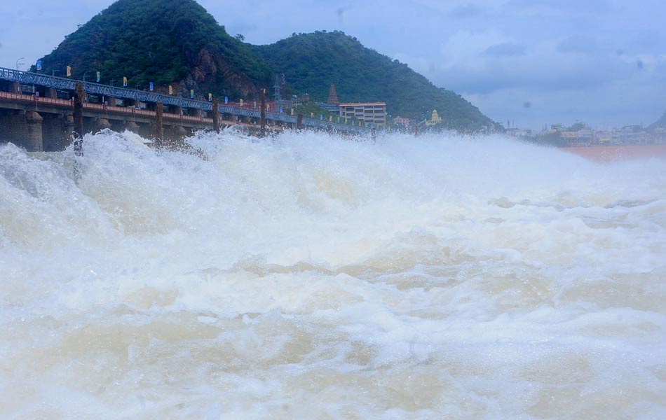 high water levels at prakasam  barrage - Sakshi9