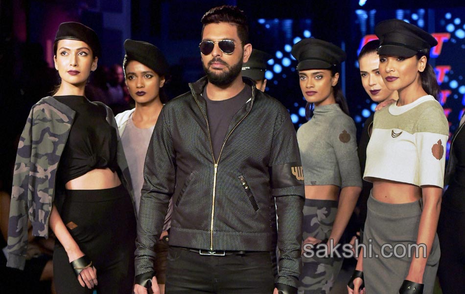 Yuvraj Singh walk unveil of his fashion label YWC in Mumbai - Sakshi5