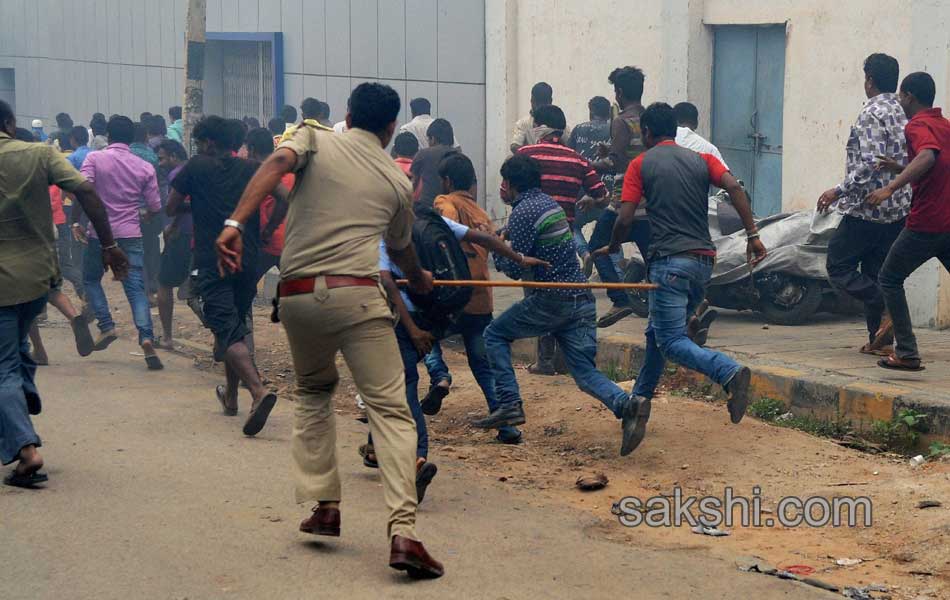 Cauvery burns Bengaluru Curfew in large parts 1 dead in police action - Sakshi6