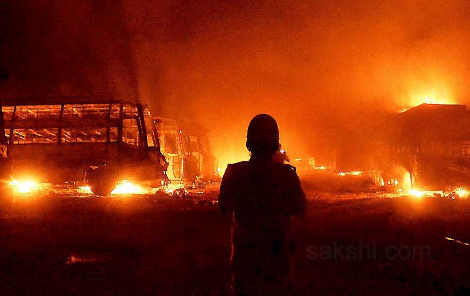 Cauvery burns Bengaluru Curfew in large parts 1 dead in police action - Sakshi14