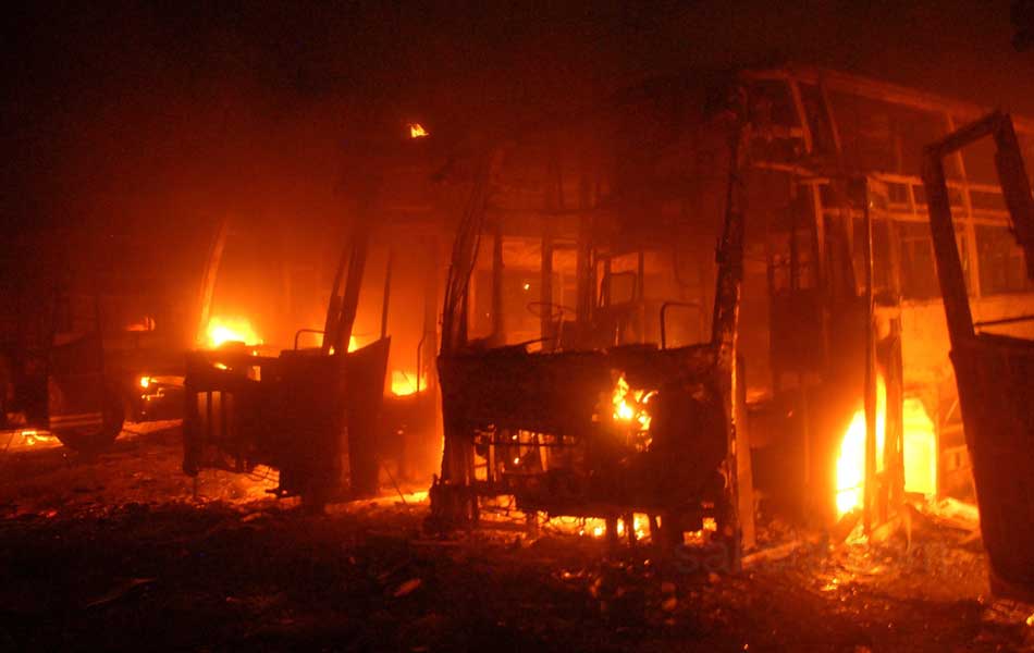 Cauvery burns Bengaluru Curfew in large parts 1 dead in police action - Sakshi15