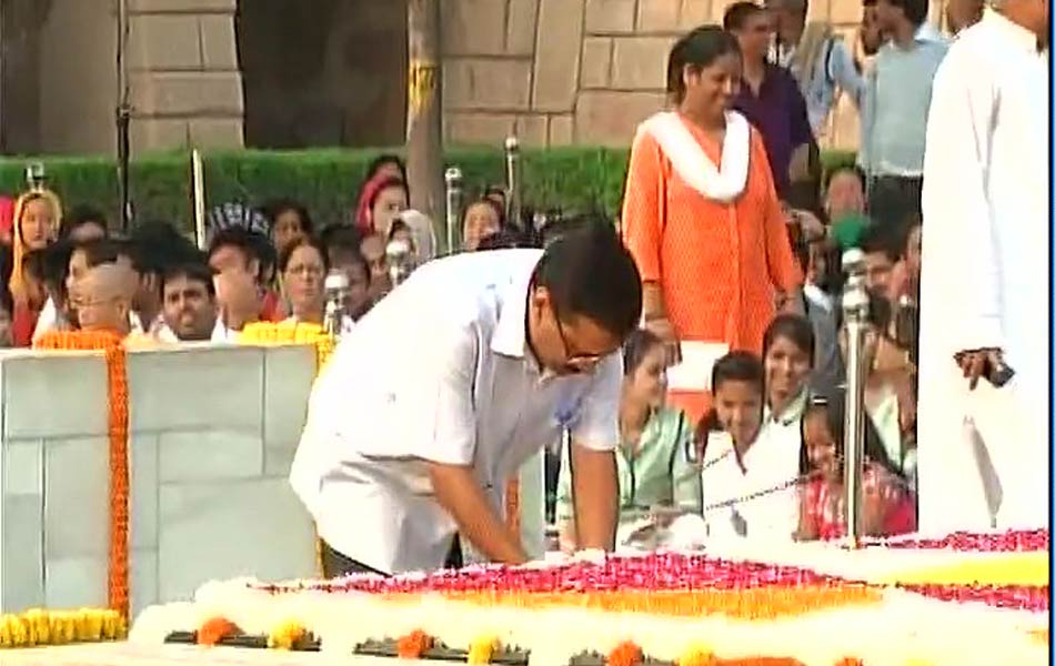 Leaders pays tribute mahatma gandhi3