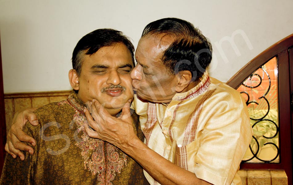 Balamurali krishna passes away - Sakshi15