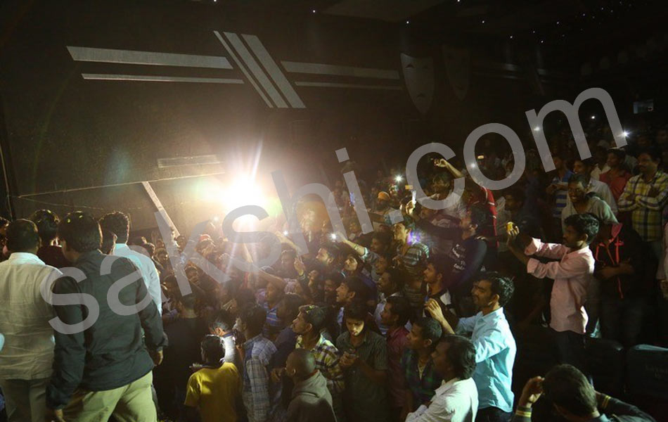 saptagiri express movie team theater16