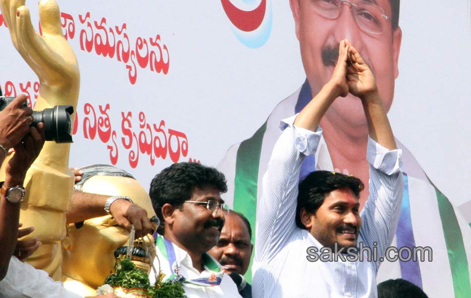 YS jagan tour in kurnool district - Sakshi9