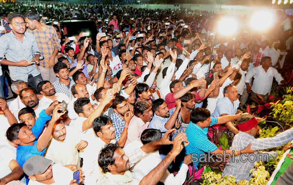 ys jagan mohan reddy attend desai tippareddy daughter marriage - Sakshi7