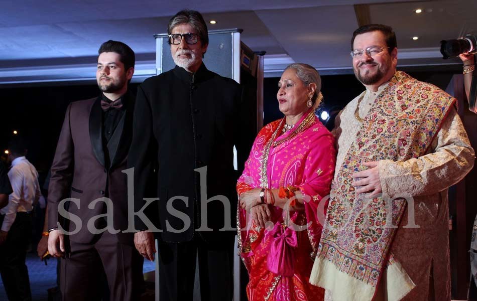 Neil Nitin Mukesh And Rukmini Sahay Reception12