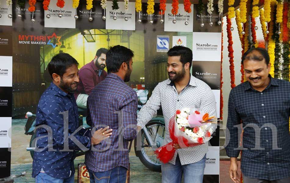 Jr NTR Presents Janatha Garage Bike to Winner - Sakshi8