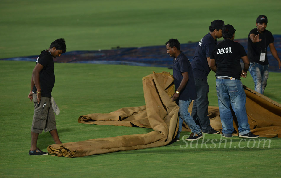 Sunrisers Hyderabad in uppal stadium - Sakshi12