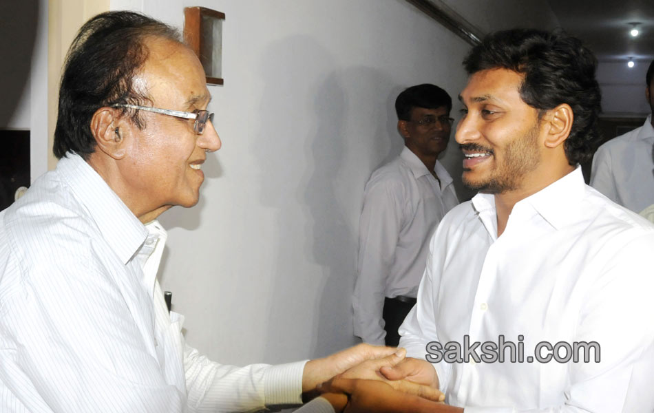 YS jagan delhi tour - Sakshi8